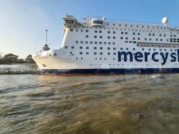 Bild på skeppet Global Mercy.