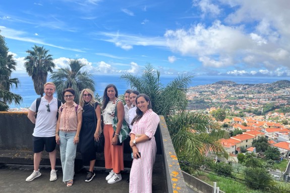 Bild på Natalie och andra på Madeira. Foto: Privat