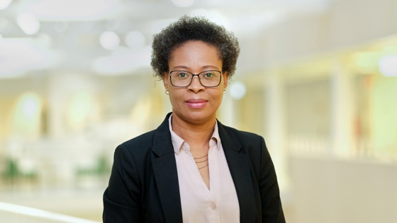 Leah Emegwa Okenwa, lektor och docent vid Röda Korsets Högskola. Foto: Sören Andersson.