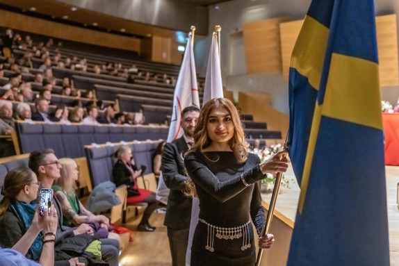 Sjuksköterskor tar sin examen från Röda Korsets Högskola. Foto: Jenny Freijing.