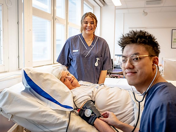 Studenter vid Röda Korsets Högskola. Foto av Jenny Freijing.